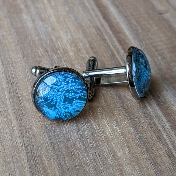 Glass Dome Cuff Links with Printed Circuit Boards in Blue, Shiny Gunmetal-Plated - Picture 14 of 16